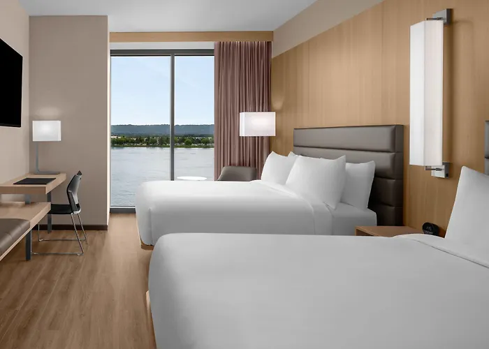 Ac Hotel By Marriott Vancouver Waterfront